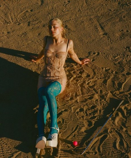 Phoebe Bridgers onlyfans leaks naked