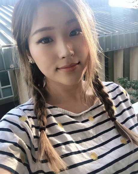 Kang Hee Yoon onlyfans leaks