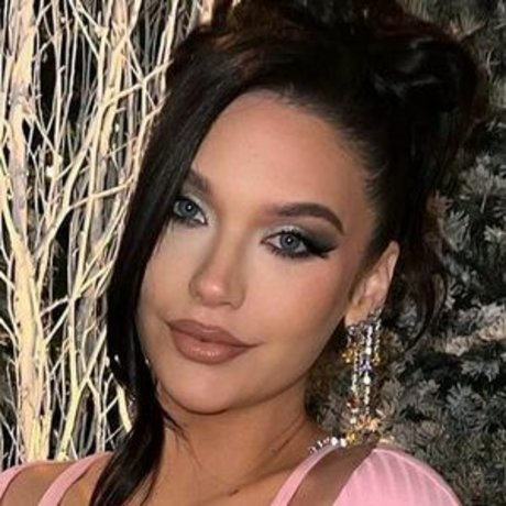 Amanda Steele nude on onlyfans