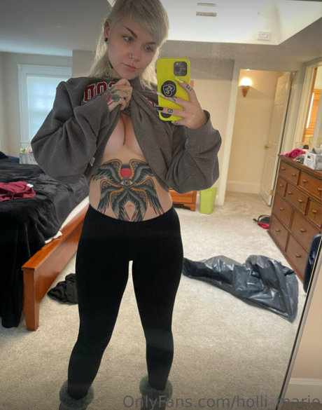 Holli Marie onlyfans picture