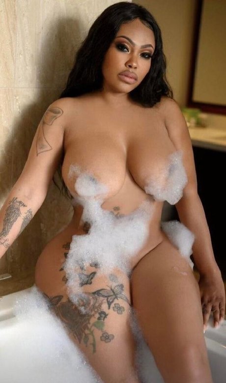 LaceyDuvalle onlyfans model photos