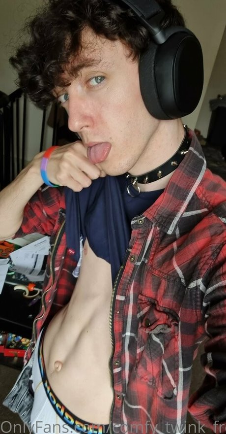 comfy twink free onlyfans content