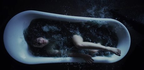 Mary Mouser new leaked onlyfans