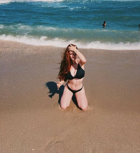 notemilyb onlyfans leaked nudes