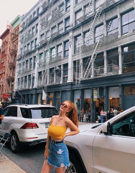 notemilyb onlyfans ass