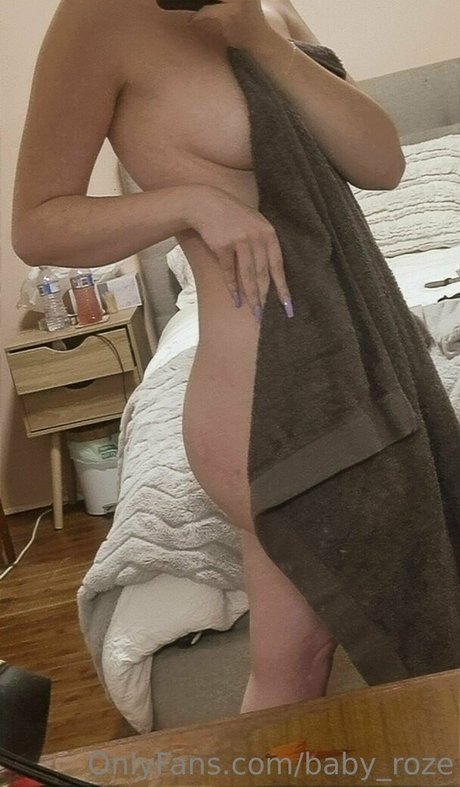 baby roze only fans photos
