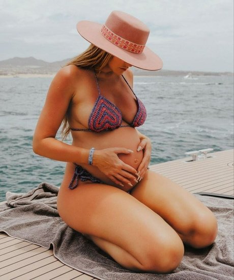 Barbie Blank onlyfans nude pics