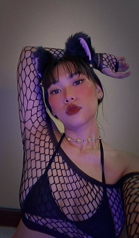 Moji3693 onlyfans strip tease