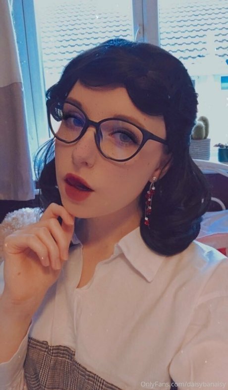 daisybanaisy onlyfans topless