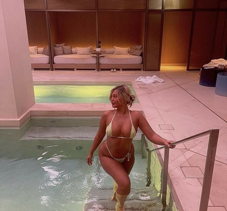 Rowena Violet onlyfans free porn