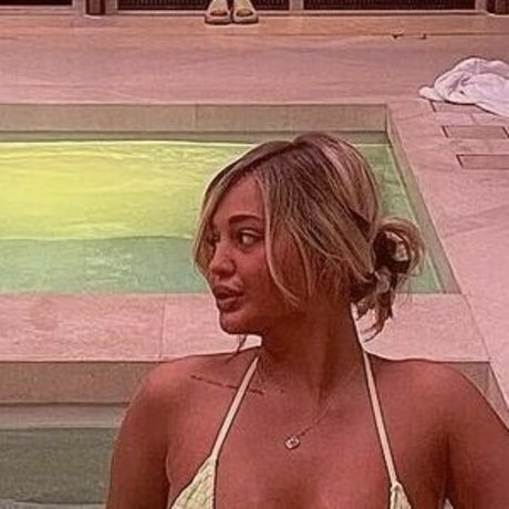 Rowena Violet onlyfans gratis