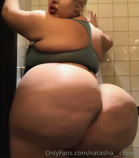 Natasha Crown onlyfans leaks.