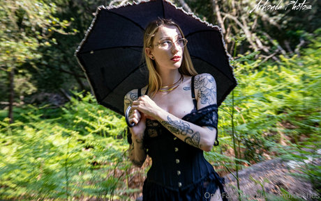 laceandleashes tits onlyfans