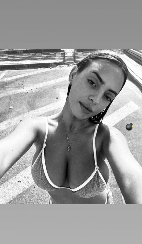 afekii12 naked onlyfans