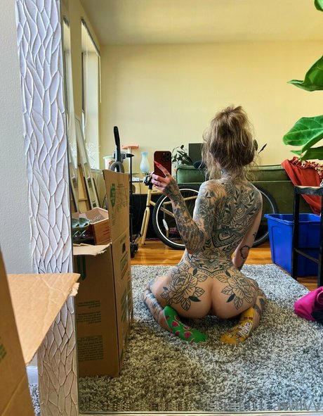 Awlivv onlyfans nide