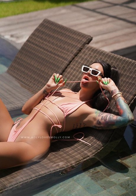 holylovesmolly only fans pic