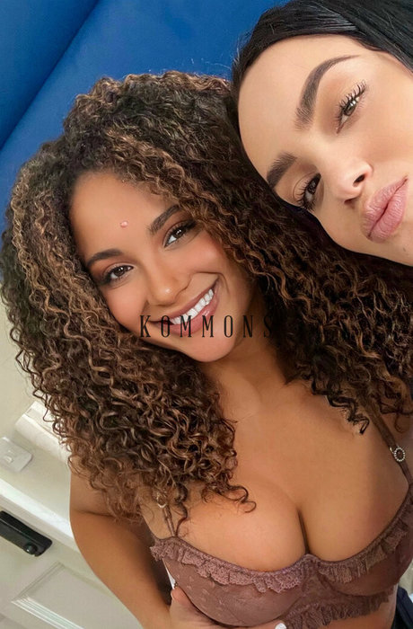 Gabi Melo onlyfans strip