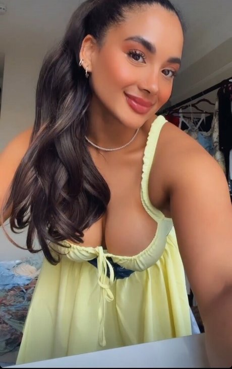 Gabi Melo onlyfans leakes