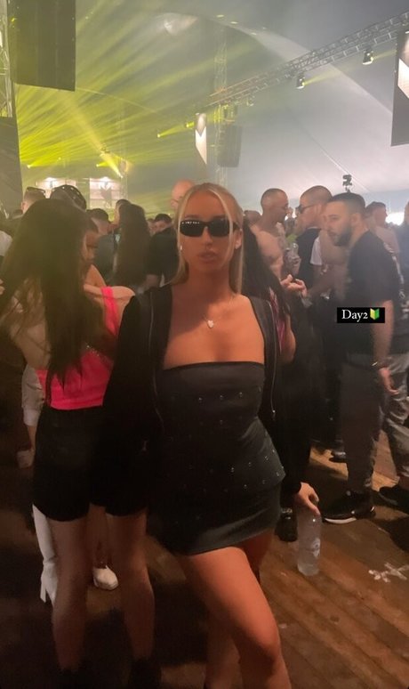 Lauren Day only fans pictures