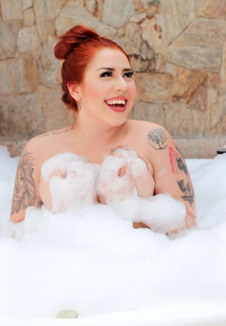 Princesa Ruiva Victoria onlyfans images