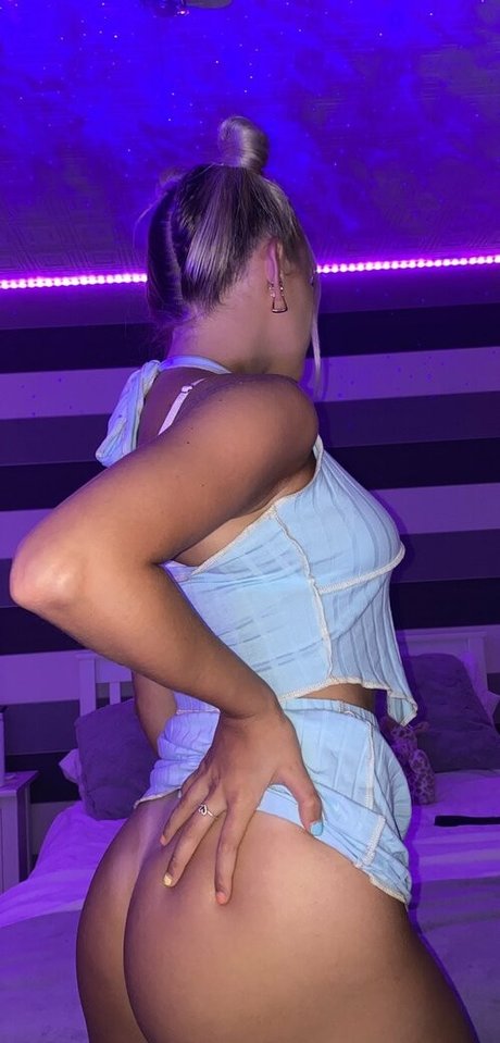 Hannah Simpson onlyfans explicit content