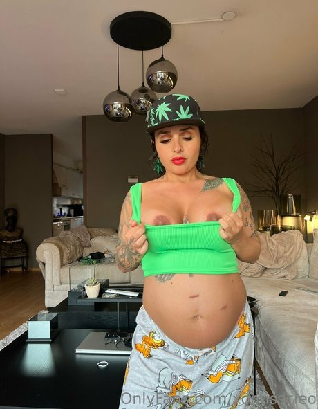 xomisscleo only fans content