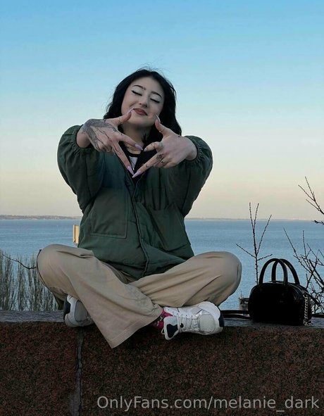 melanie dark onlyfans strip tease