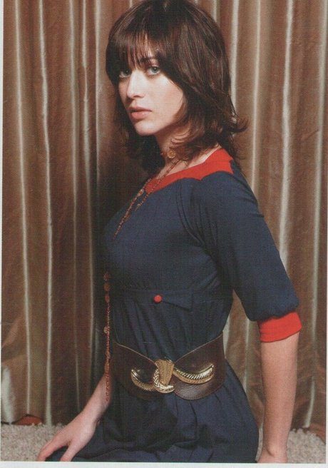 Lizzy Caplan onlyfans leak xxx