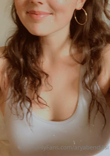 aryabendilisi nude porn onlyfans