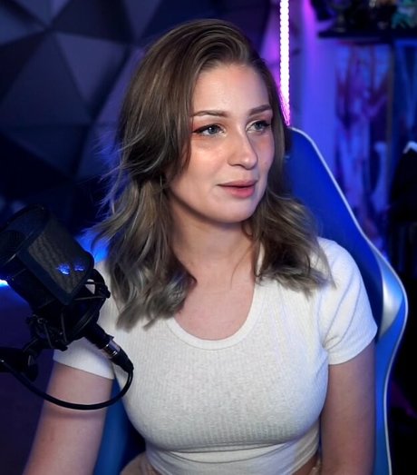 IceTokki only fans leak nude