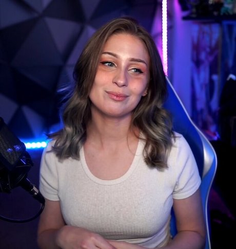 IceTokki onlyfans star