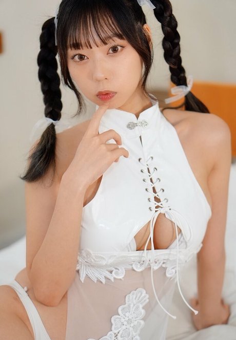 Hikaru Aoyama nude onlyfans