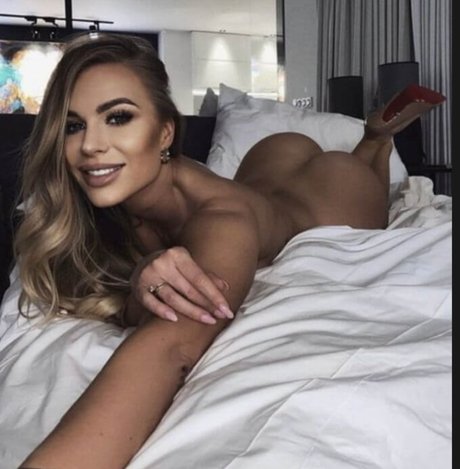 Noele Nathalia onlyfans leaked.