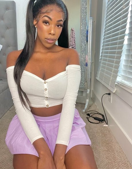 babygirlnaomii nude on onlyfans