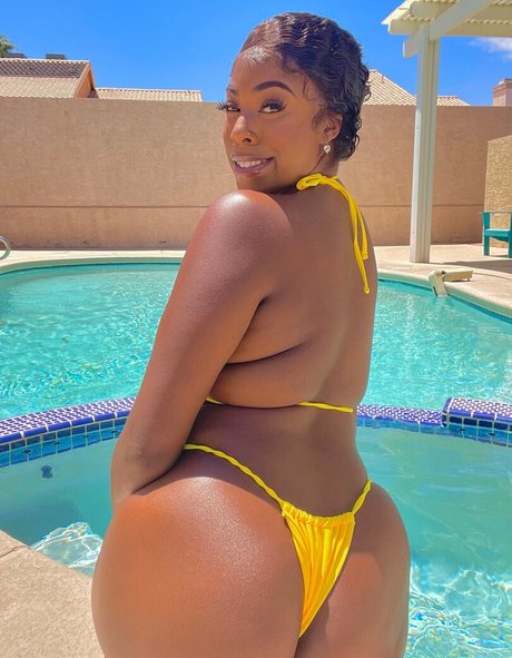 babygirlnaomii naked only fans