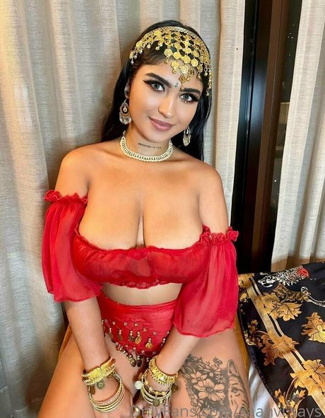 saanvi says onlyfans leaked.