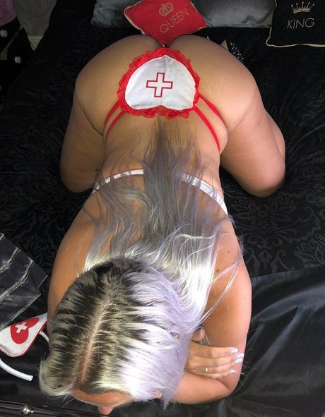 ukhotwifecouple onlyfans leaj