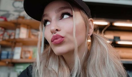 Dahlia Rex Profile pic