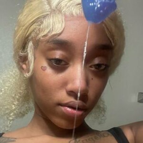 Miaaaa Tvv onlyfans model