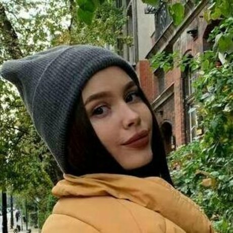 holy polly onlyfans model