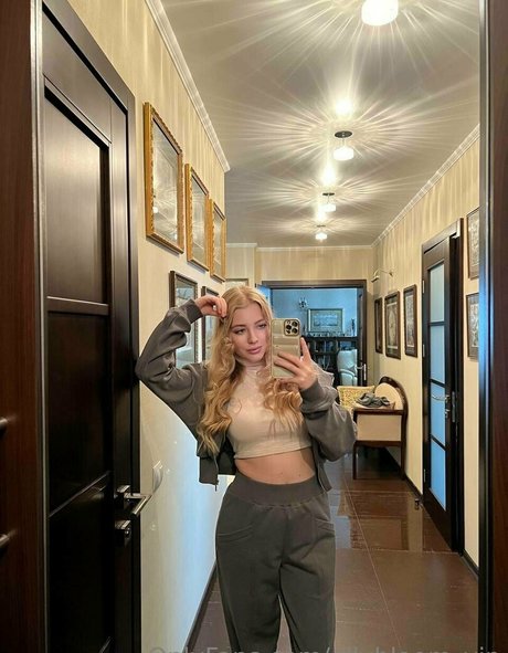 ellybloom vip onlyfans leaked dirtyship