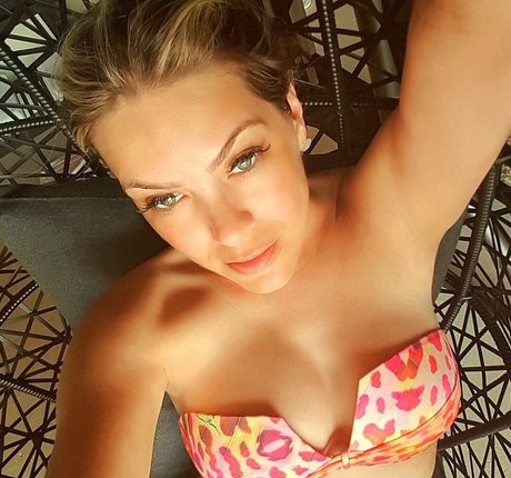 Renata Fan nude onlyfans