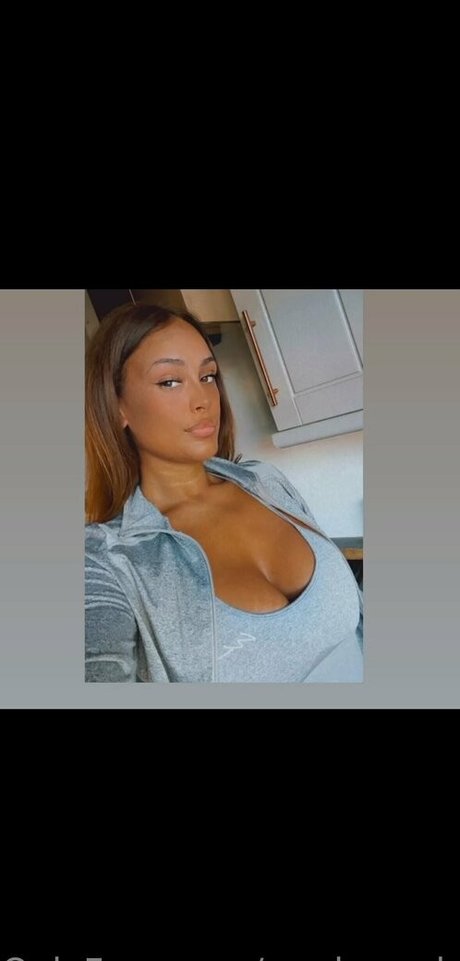 madamedakota onlyfans star