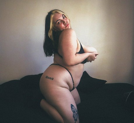 sophielune nude onlyfans leaked