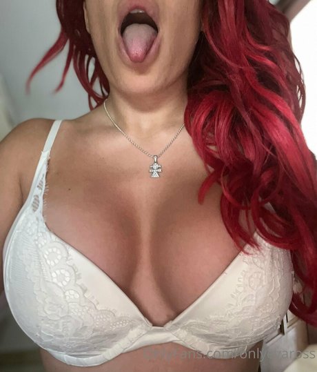 yourfoxyladyy topless onlyfans
