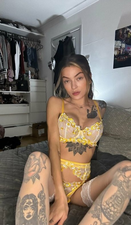 georgiaa maee onlyfans ass