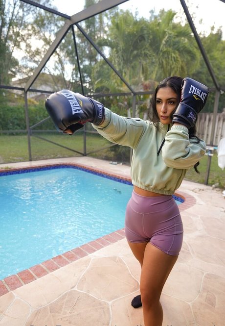 nadiastrikesagain onlyfans leaked