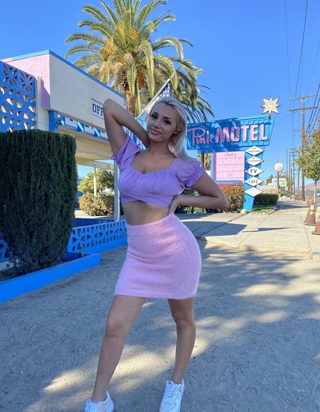 itshollyday Profile pic