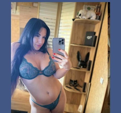 lusty queen onlyfans leaked