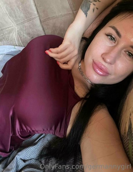 lusty queen feet onlyfans